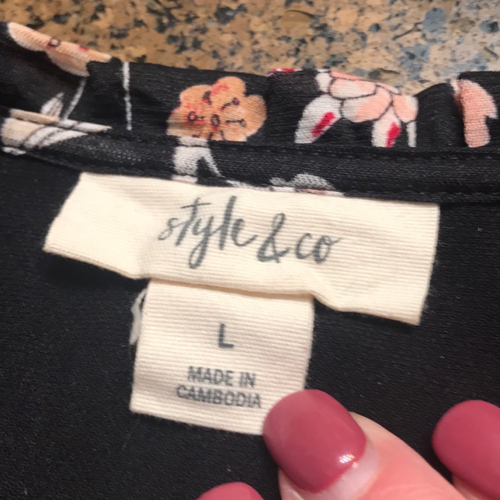 Style & Co blouse. - Picture 3 of 4